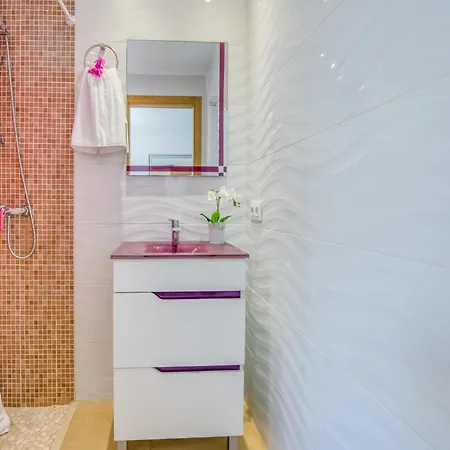 Будинок відпочинку For 10 Guests Near